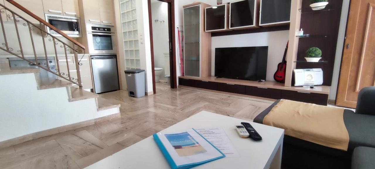 Beach Breeze Townhouse By The Beach ซานตาโปลา ภายนอก รูปภาพ