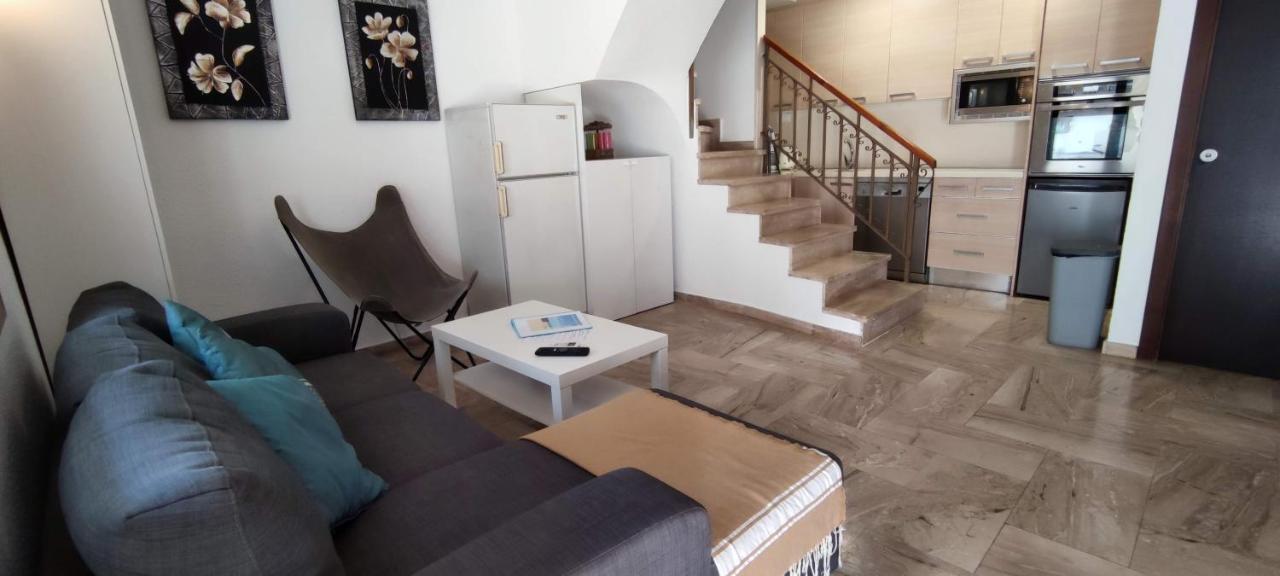 Beach Breeze Townhouse By The Beach ซานตาโปลา ภายนอก รูปภาพ