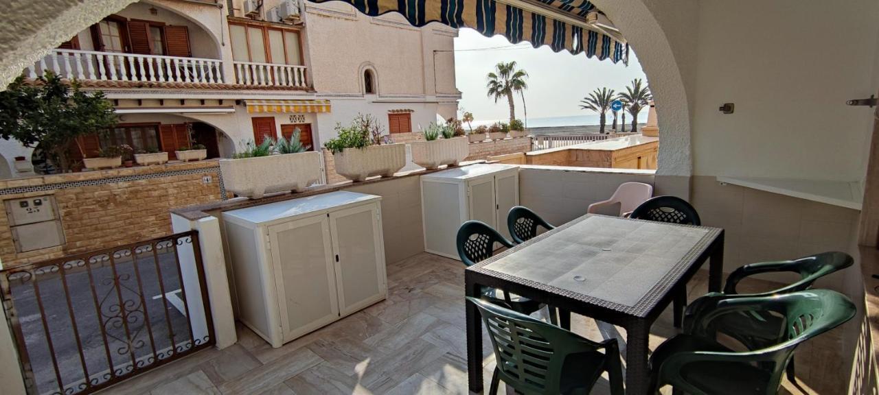 Beach Breeze Townhouse By The Beach ซานตาโปลา ภายนอก รูปภาพ