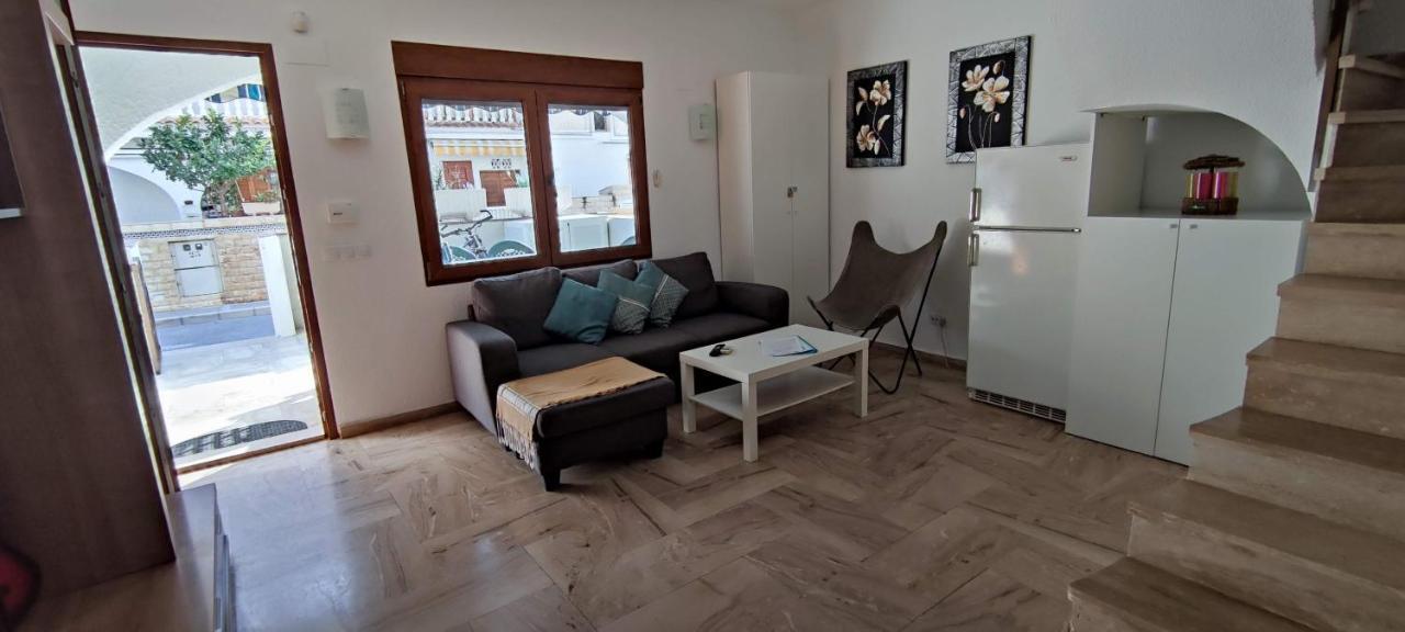 Beach Breeze Townhouse By The Beach ซานตาโปลา ภายนอก รูปภาพ