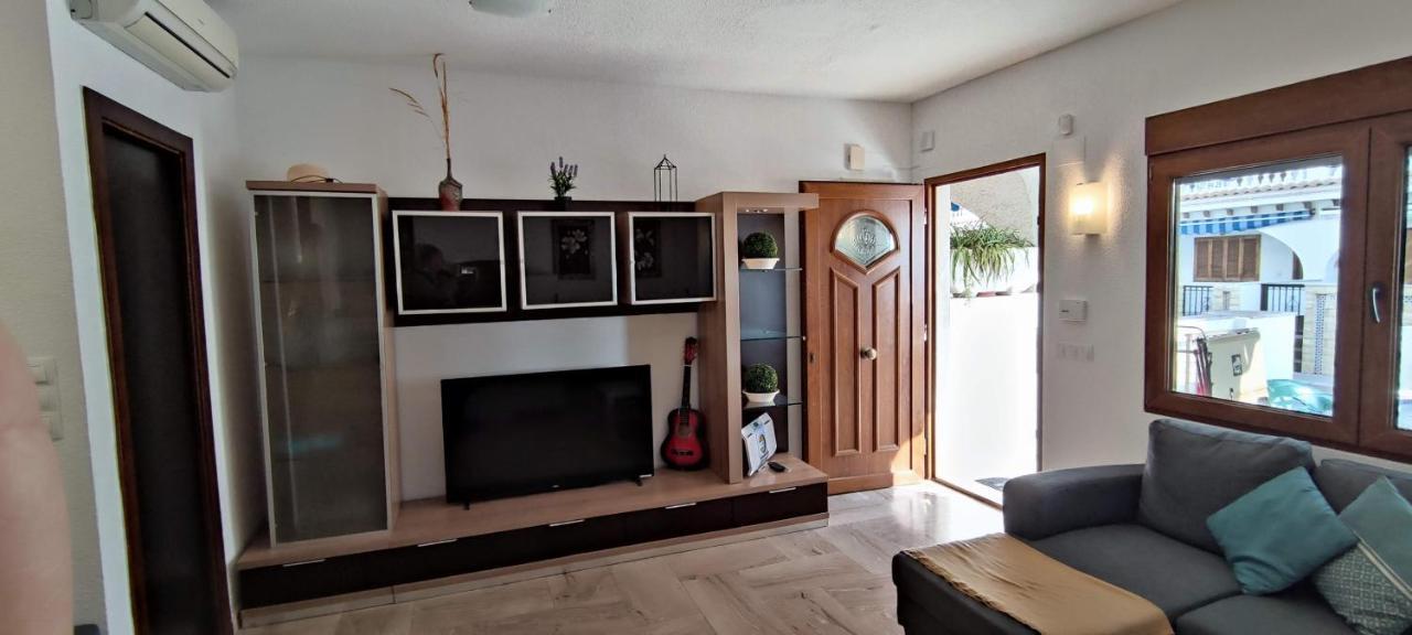 Beach Breeze Townhouse By The Beach ซานตาโปลา ภายนอก รูปภาพ